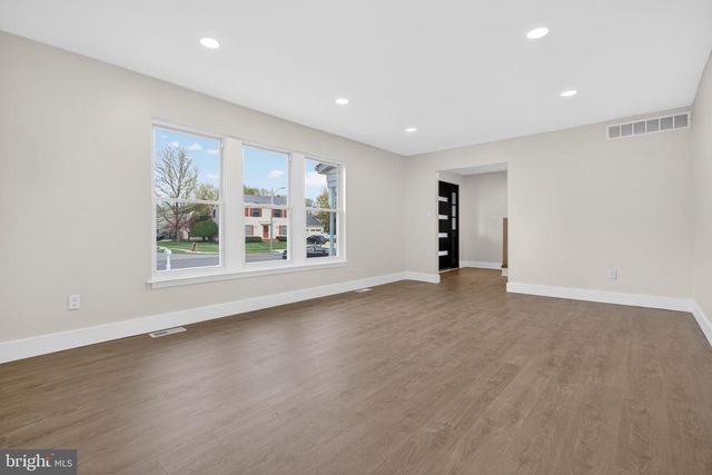 22 WILLOW RIDGE RD, Marlton, NJ 08053