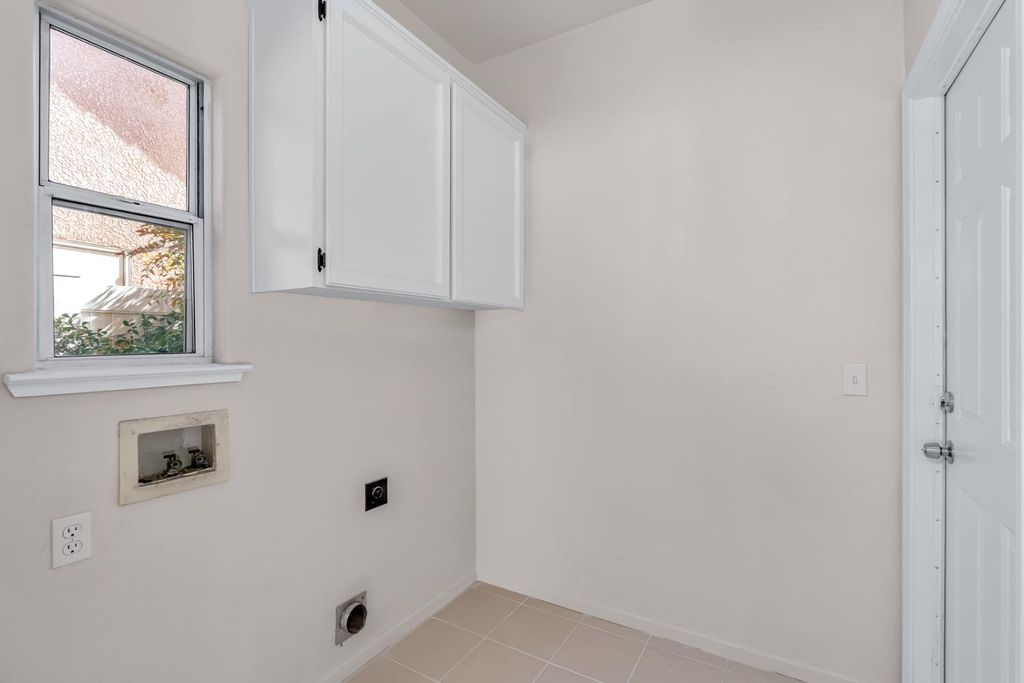 Image 21 of property listing at 2324 E Fir, Fresno, CA 93720