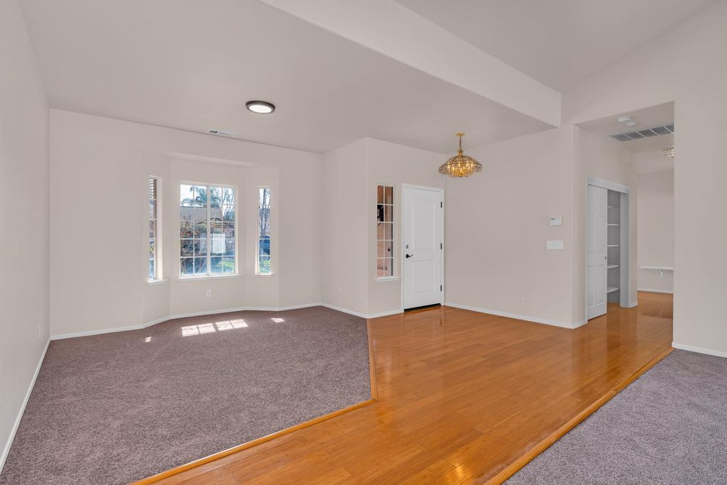 Image 7 of property listing at 2324 E Fir, Fresno, CA 93720