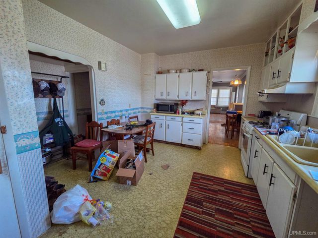 213 Lynn Street, Munising, MI 49862