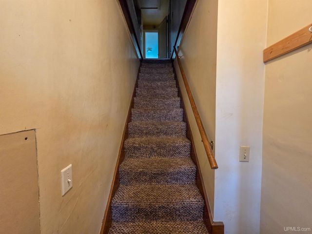 213 Lynn Street, Munising, MI 49862