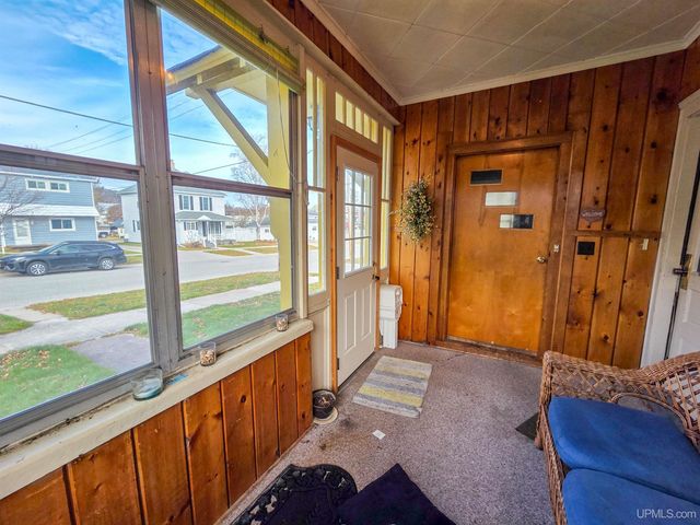 213 Lynn Street, Munising, MI 49862