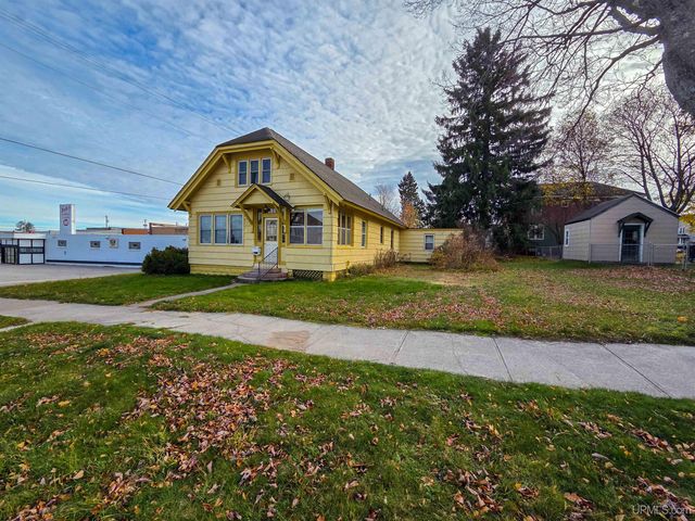 213 Lynn Street, Munising, MI 49862