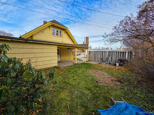 213 Lynn Street, Munising, MI 49862