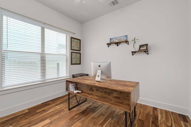 10129 Longhorn SKWY, Dripping Springs, TX 78620