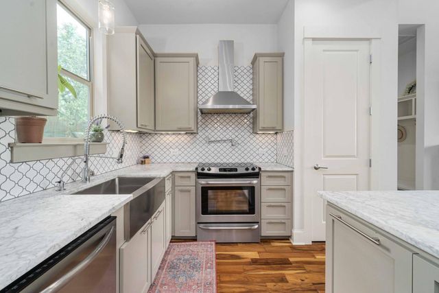 10129 Longhorn SKWY, Dripping Springs, TX 78620