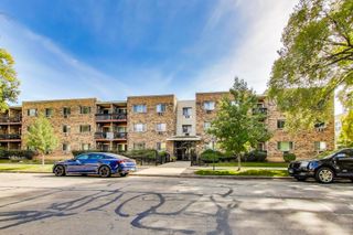 430 Home Avenue 110-S, Oak Park, IL 60302