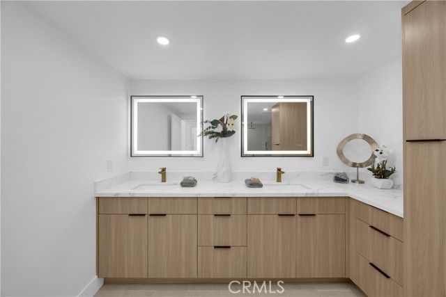 5852 Bellfield Lane, Huntington Beach, CA 92648