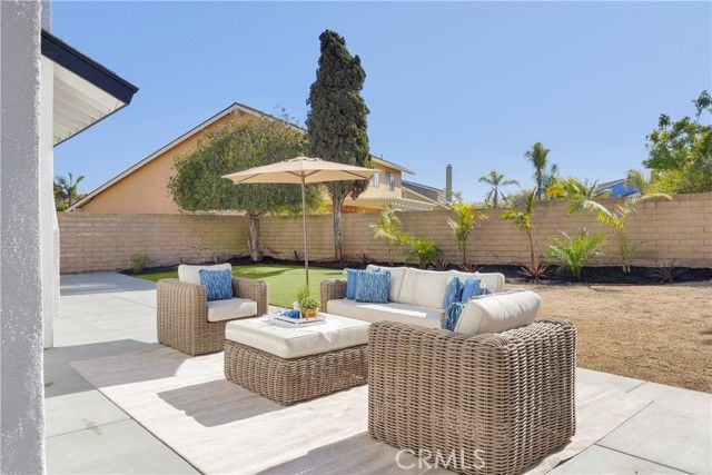 5852 Bellfield Lane, Huntington Beach, CA 92648