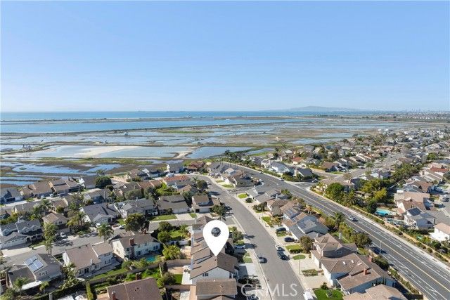 5852 Bellfield Lane, Huntington Beach, CA 92648