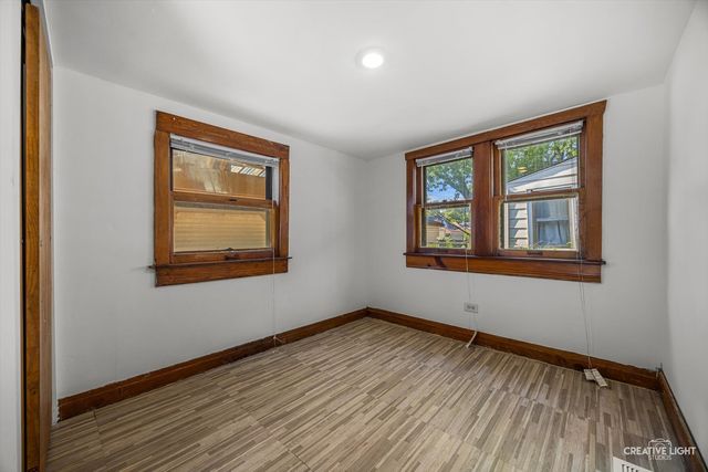 4952 N Central Park Avenue, Chicago, IL 60625