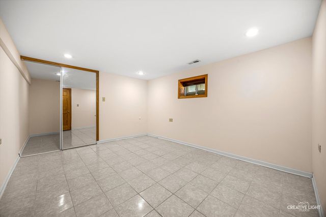 4952 N Central Park Avenue, Chicago, IL 60625