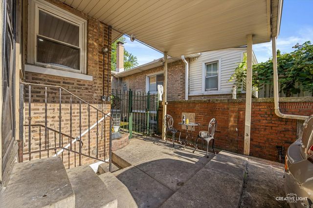 4952 N Central Park Avenue, Chicago, IL 60625