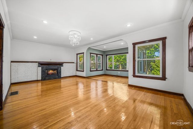 4952 N Central Park Avenue, Chicago, IL 60625
