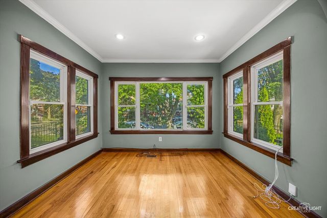 4952 N Central Park Avenue, Chicago, IL 60625