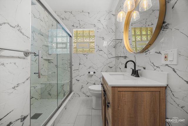 4952 N Central Park Avenue, Chicago, IL 60625
