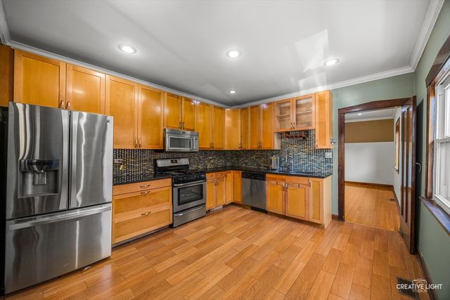 4952 N Central Park Avenue, Chicago, IL 60625