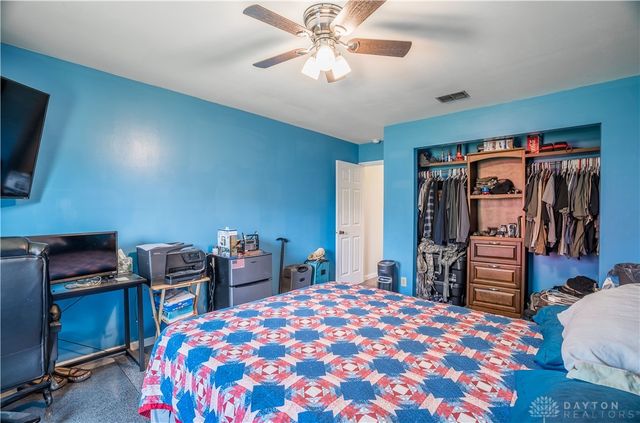 8647 Deer Haven Street, Huber Heights, OH 45424