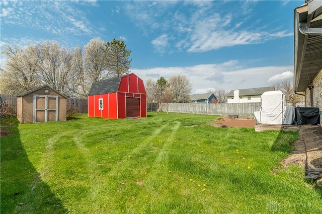 8647 Deer Haven Street, Huber Heights, OH 45424