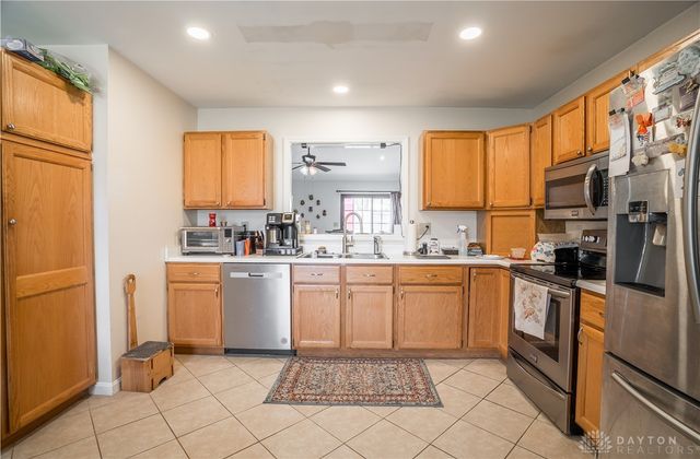 8647 Deer Haven Street, Huber Heights, OH 45424