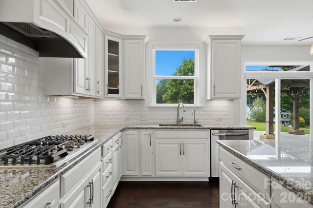 108 Heron Cove Loop, Mooresville, NC 28117