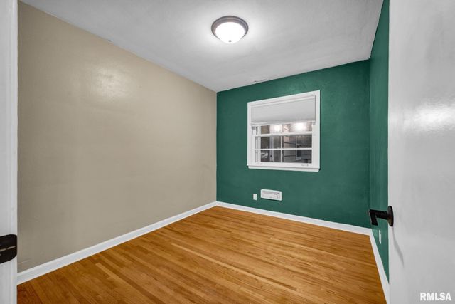 3221 N TWELVE OAKS Drive, Peoria, IL 61604