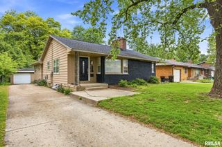 3221 N TWELVE OAKS Drive, Peoria, IL 61604