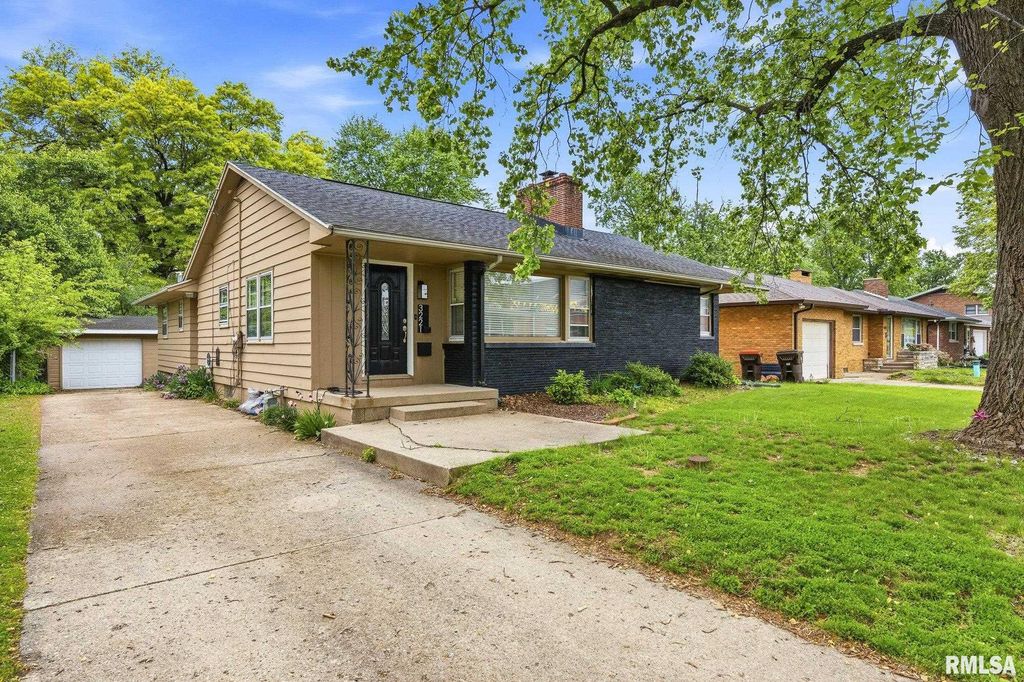 3221 N TWELVE OAKS Drive, Peoria, IL 61604
