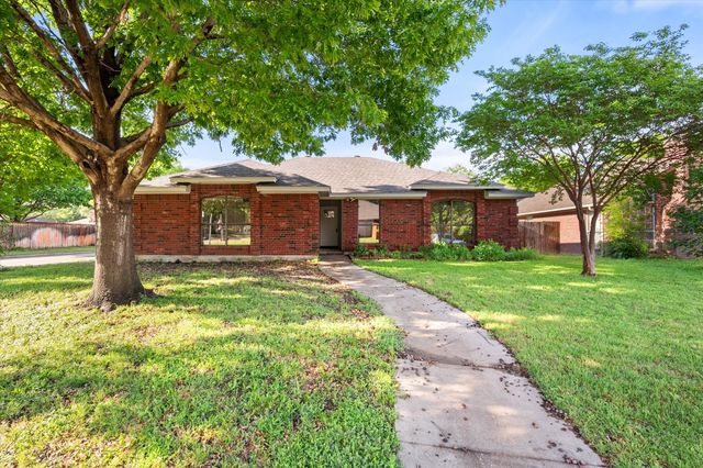 931 Fiero Drive, Arlington, TX 76001