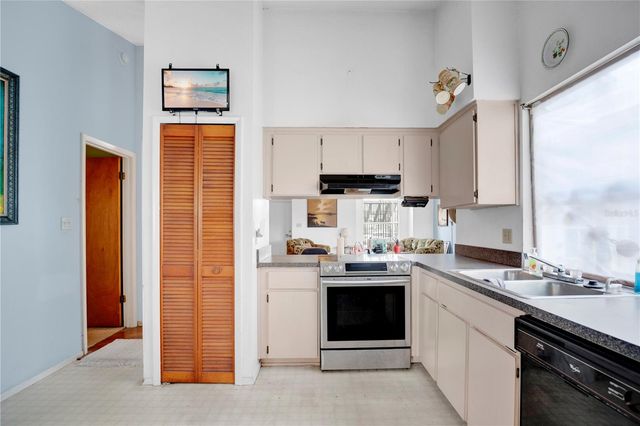 9826 SURREY RIDGE ROAD, Orlando, FL 32825