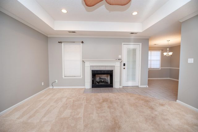 372 W Autumn Ridge Road, Moore, SC 29369