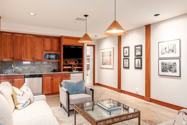 14 CANYON CT, Park City, UT 84060