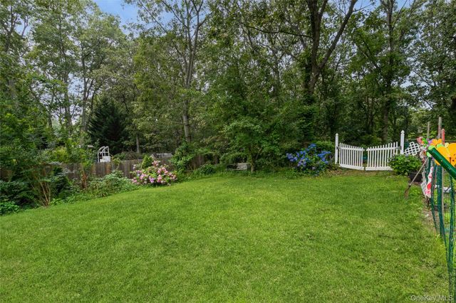 18 Linden Avenue, Kings Park, NY 11754