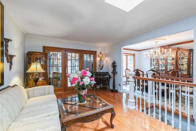 18 Linden Avenue, Kings Park, NY 11754