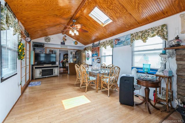 18 Linden Avenue, Kings Park, NY 11754