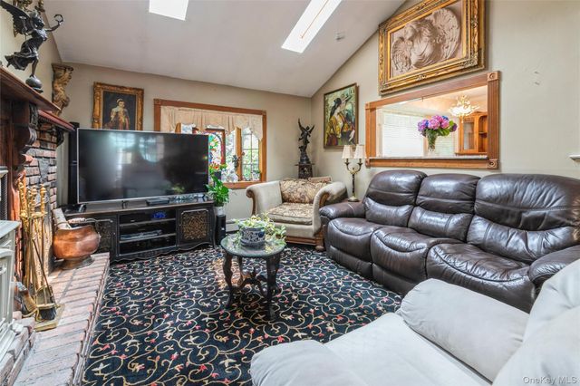 18 Linden Avenue, Kings Park, NY 11754