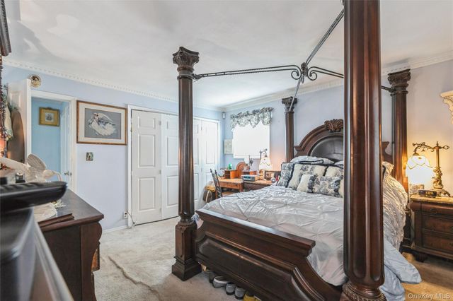18 Linden Avenue, Kings Park, NY 11754