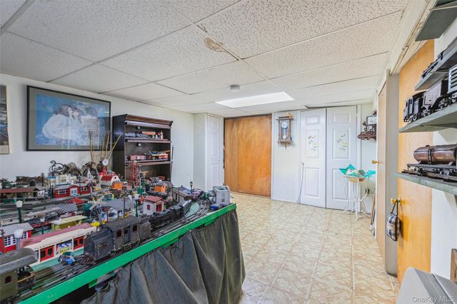 18 Linden Avenue, Kings Park, NY 11754