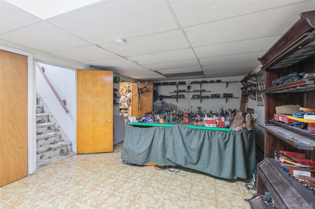 18 Linden Avenue, Kings Park, NY 11754