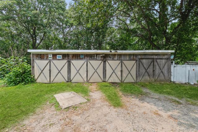 18 Linden Avenue, Kings Park, NY 11754