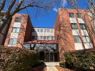 3050 Pheasant Creek Drive 407, Northbrook, IL 60062