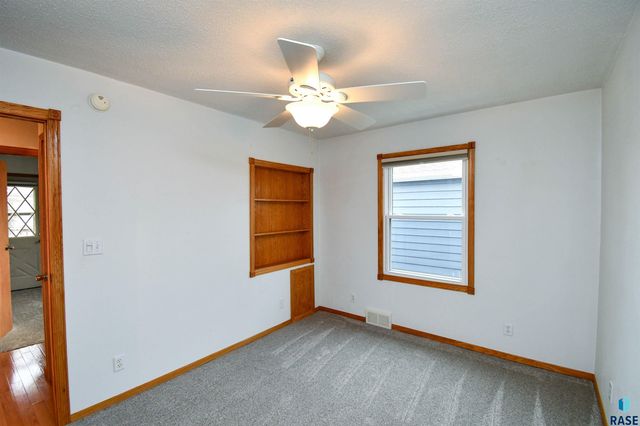 1933 S Euclid Ave Avenue, Sioux Falls, SD 57105