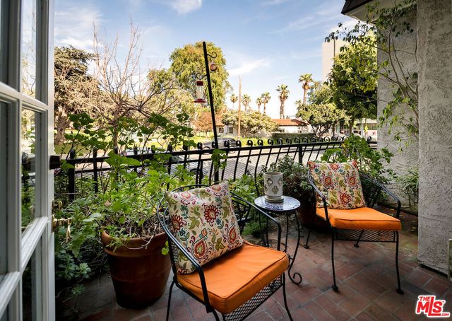 1148 Chelsea Avenue 1, Santa Monica, CA 90403