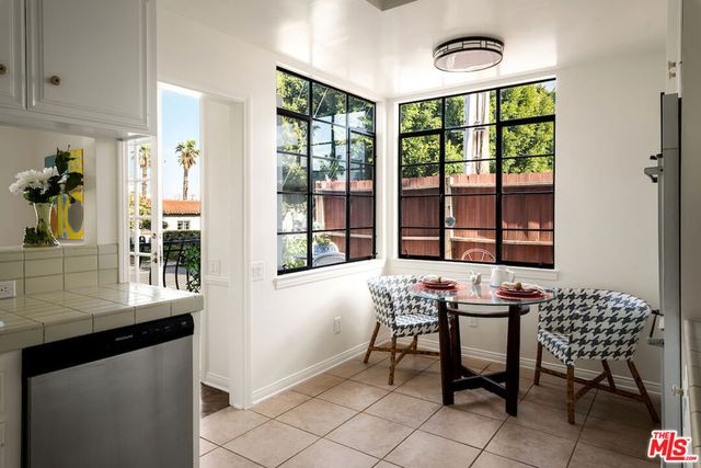 1148 Chelsea Avenue 1, Santa Monica, CA 90403