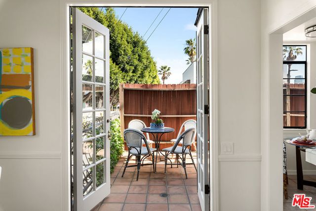 1148 Chelsea Avenue 1, Santa Monica, CA 90403