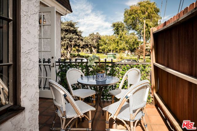 1148 Chelsea Avenue 1, Santa Monica, CA 90403