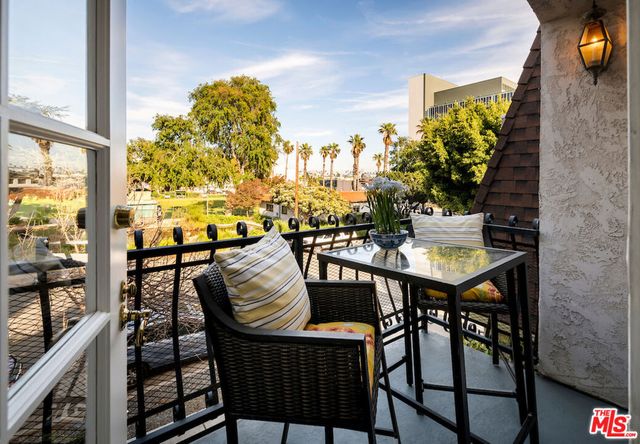 1148 Chelsea Avenue 1, Santa Monica, CA 90403