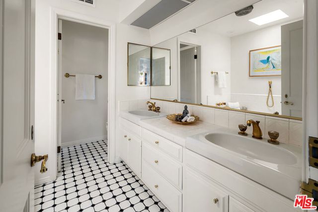 1148 Chelsea Avenue 1, Santa Monica, CA 90403