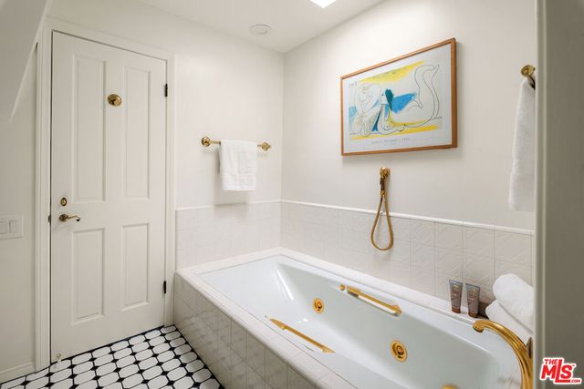 1148 Chelsea Avenue 1, Santa Monica, CA 90403