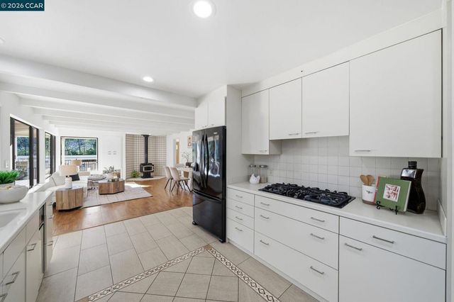 38 Vista Del Mar, Orinda, CA 94563